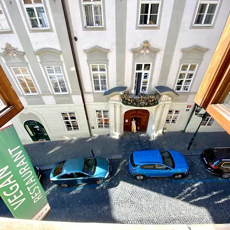 Nerudova 36