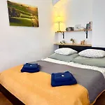 Appartement Nerudova 36 *