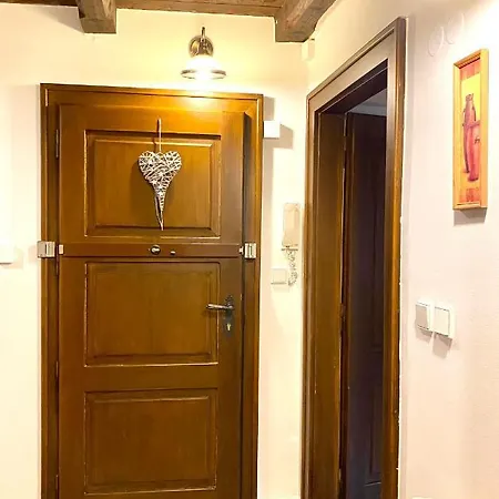 Nerudova 36 * براغ